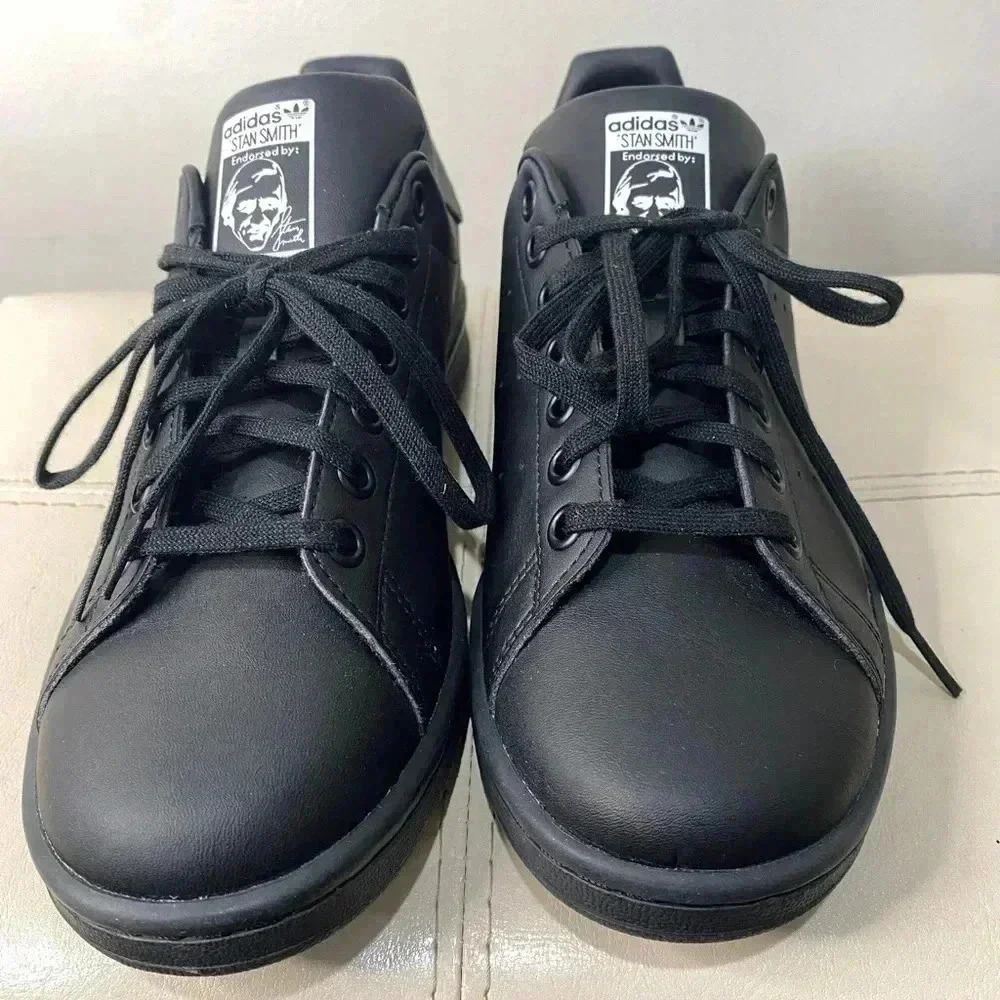 Stan Smith and Adidas Matte Black Sneakers Sz 6